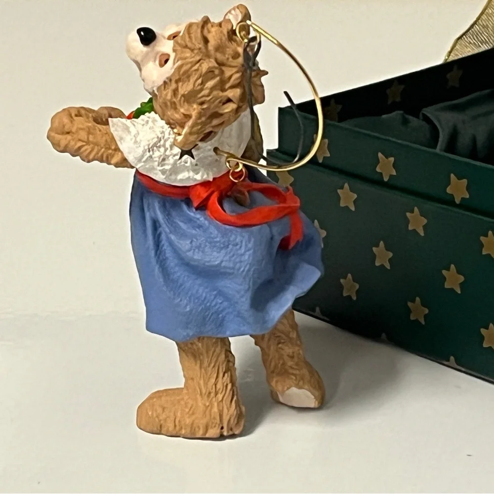 1997 Teddy Bear Family DOROTHY #1 in Series DONNA LEE Christmas Ornament DL3